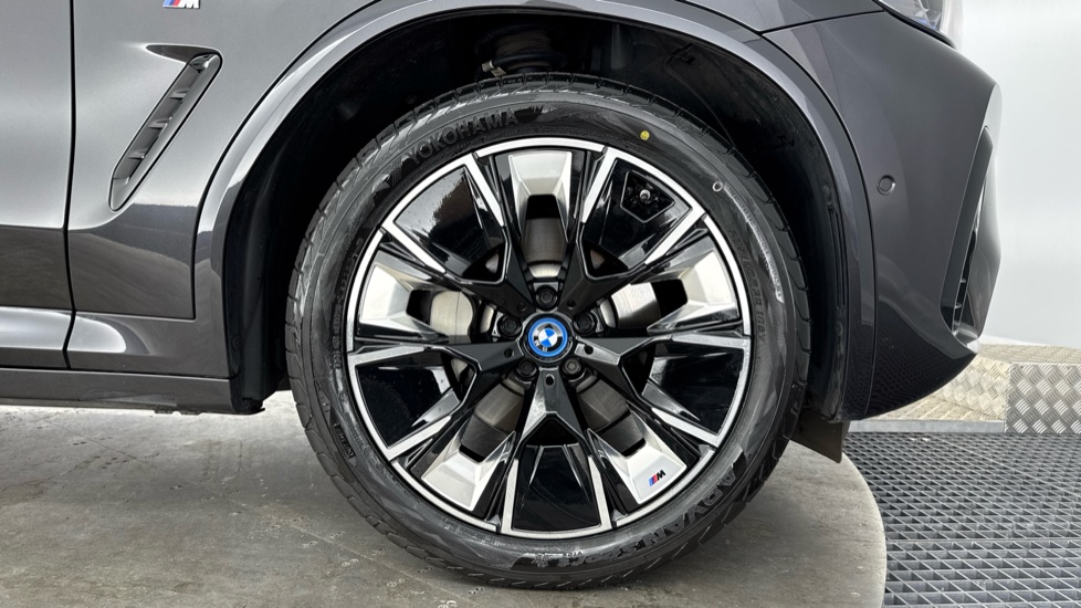 BMW iX3 210kW M Sport Pro 80kWh 5dr Auto Electric Estate - Image 14