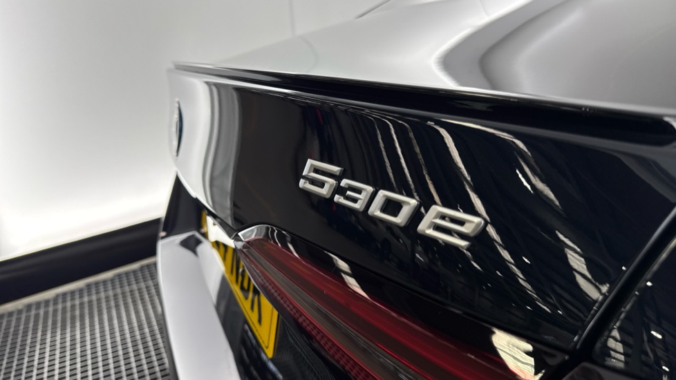 BMW 5 Series 530e M Sport Pro 4dr Auto Saloon - Image 24