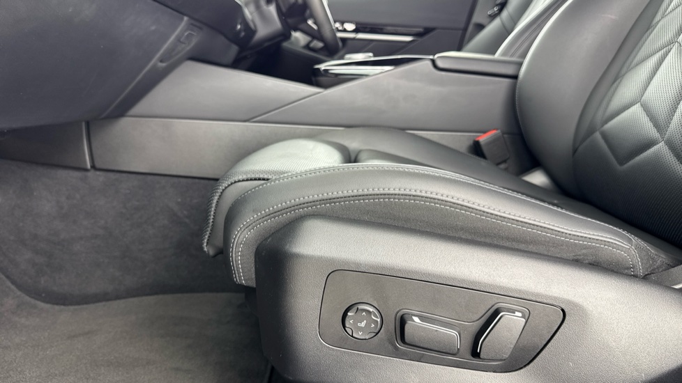 BMW 5 Series 530e M Sport Pro 4dr Auto Saloon - Image 35
