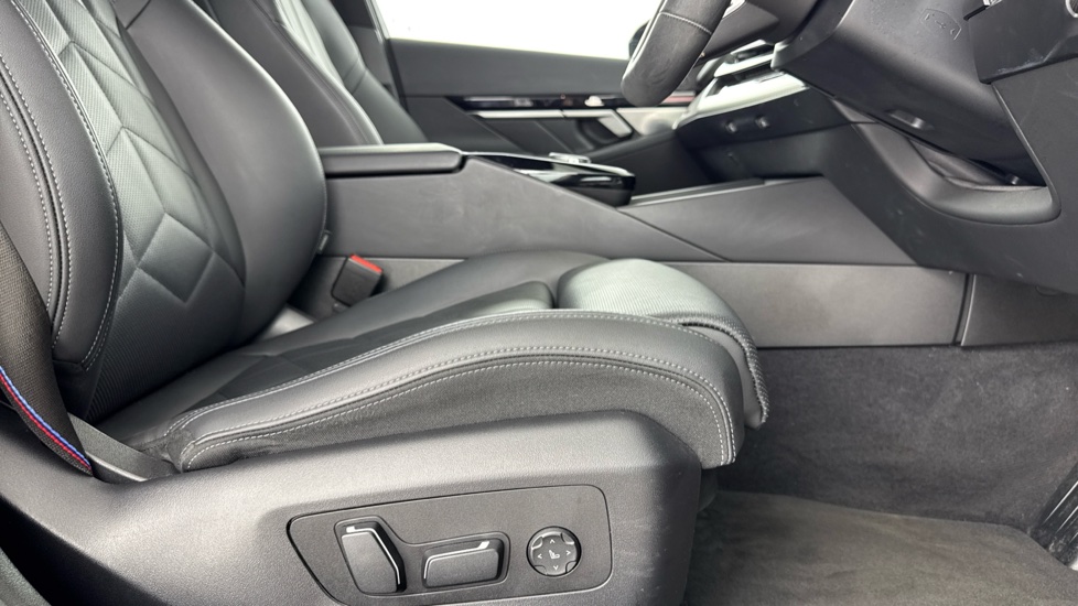 BMW 5 Series 530e M Sport Pro 4dr Auto Saloon - Image 44