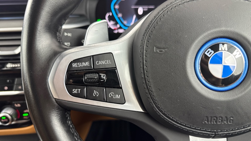 BMW 5 Series 530e xDrive M Sport 5dr Auto [Pro Pack] Estate - Image 17