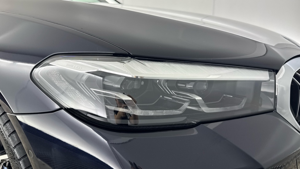 BMW 5 Series 530e xDrive M Sport 5dr Auto [Pro Pack] Estate - Image 23