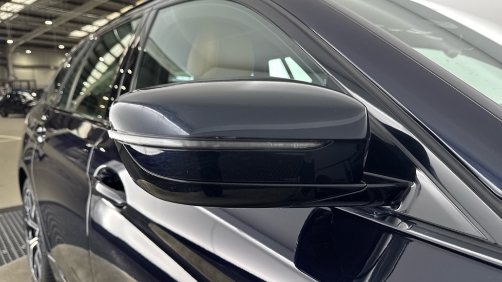 BMW 5 Series 530e xDrive M Sport 5dr Auto [Pro Pack] Estate - Image 31