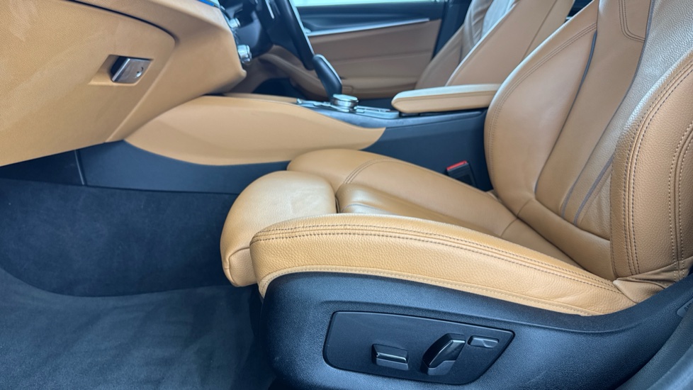 BMW 5 Series 530e xDrive M Sport 5dr Auto [Pro Pack] Estate - Image 34