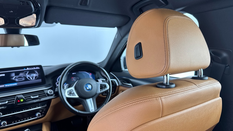 BMW 5 Series 530e xDrive M Sport 5dr Auto [Pro Pack] Estate - Image 42