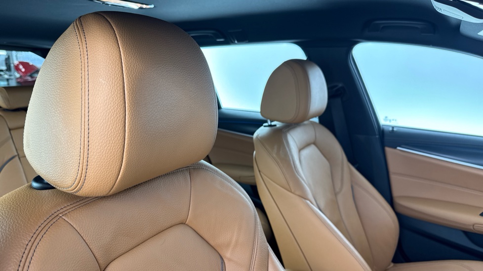 BMW 5 Series 530e xDrive M Sport 5dr Auto [Pro Pack] Estate - Image 46