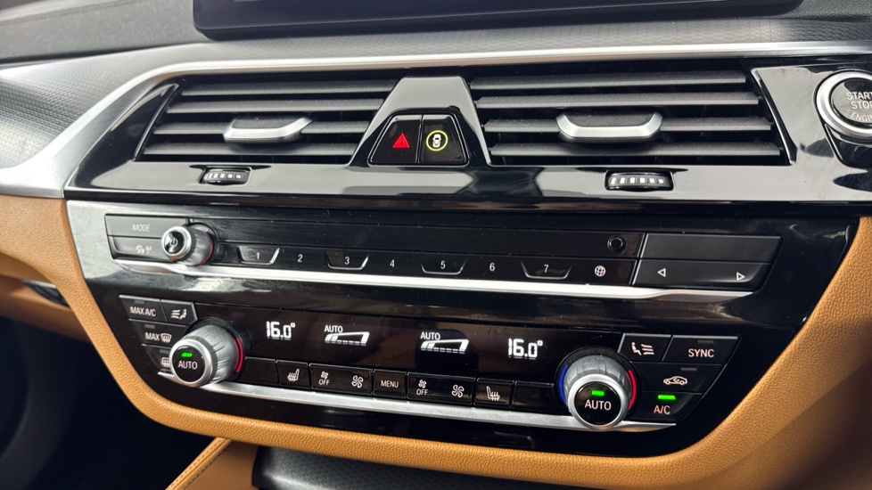 BMW 5 Series 530e xDrive M Sport 5dr Auto [Pro Pack] Estate - Image 51