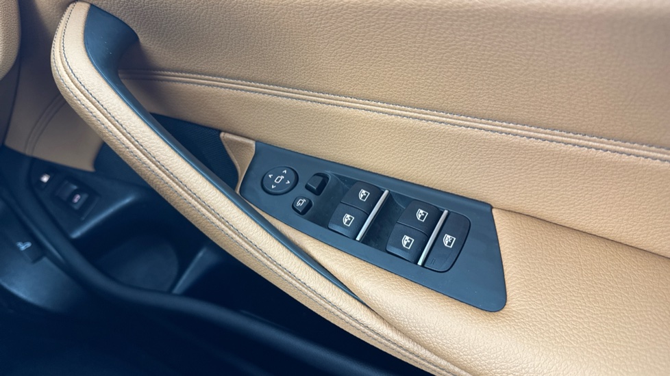 BMW 5 Series 530e xDrive M Sport 5dr Auto [Pro Pack] Estate - Image 54