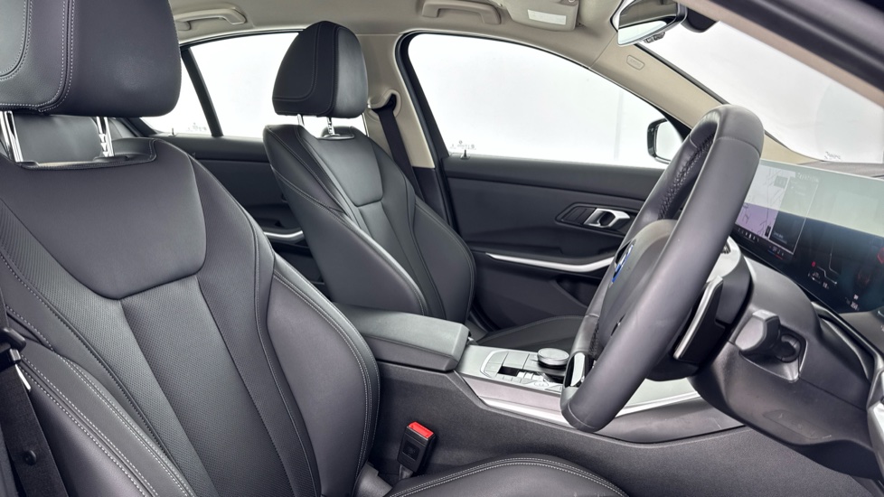 BMW 3 Series 330e 22.3 kWh Sport 4dr Step Auto Saloon - Image 11