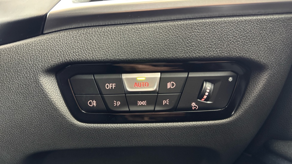 BMW 3 Series 330e 22.3 kWh Sport 4dr Step Auto Saloon - Image 20