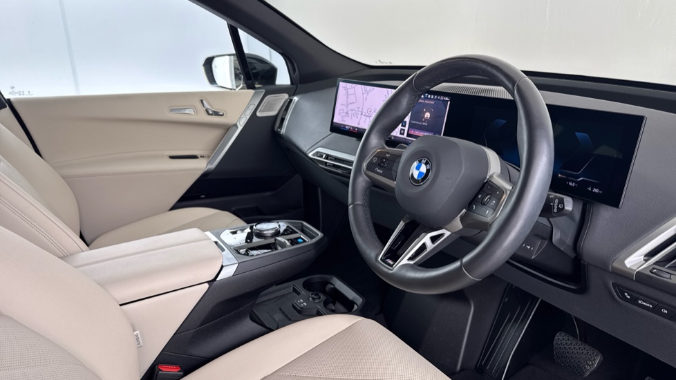 BMW iX 385kW xDrive50 M Sport 111.5kWh 5dr Auto Electric Estate - Image 6
