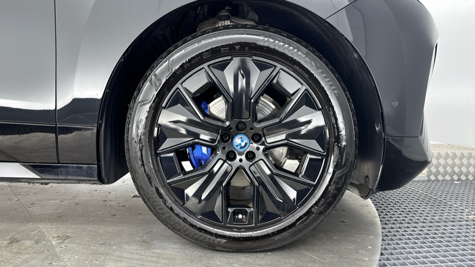 BMW iX 385kW xDrive50 M Sport 111.5kWh 5dr Auto Electric Estate - Image 14