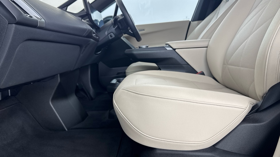 BMW iX 385kW xDrive50 M Sport 111.5kWh 5dr Auto Electric Estate - Image 35