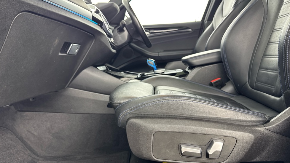 BMW iX3 210kW M Sport 80kWh 5dr Auto Electric Estate - Image 36