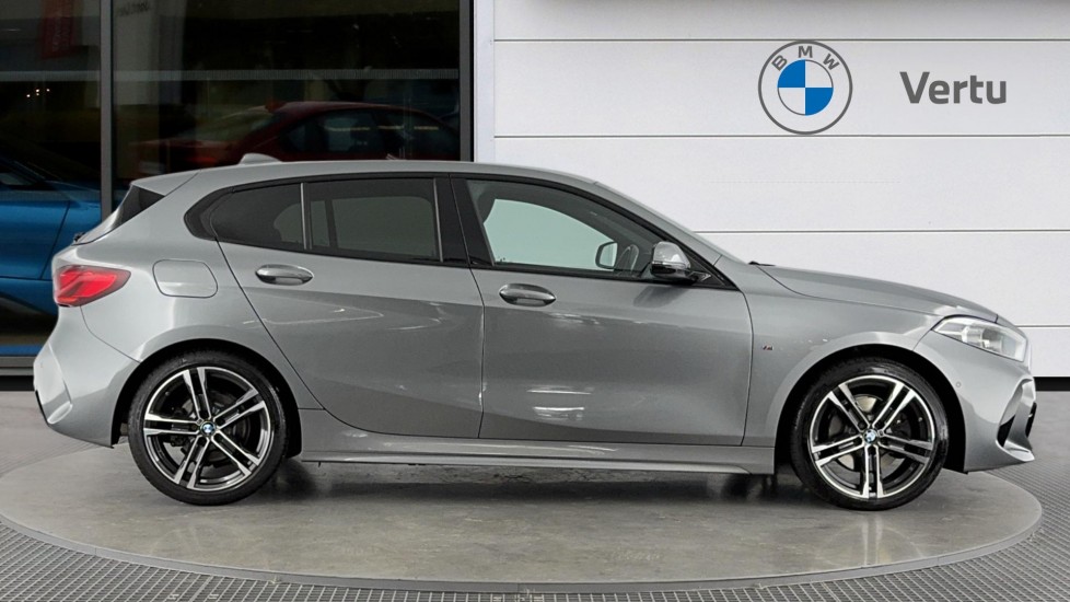 BMW 1 Series 118i [136] M Sport 5dr [Live Cockpit Professional] Petrol Hatchback - Image 3