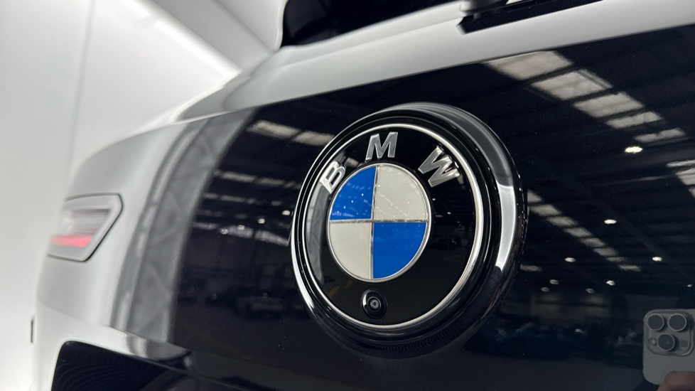 BMW iX 300kW xDrive45 M Sport 101kWh 5dr Auto [Tech/Pro] Electric Estate - Image 25