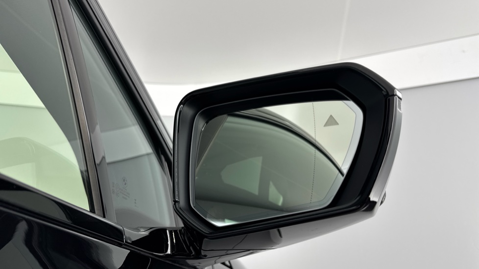 BMW iX 300kW xDrive45 M Sport 101kWh 5dr Auto [Tech/Pro] Electric Estate - Image 31