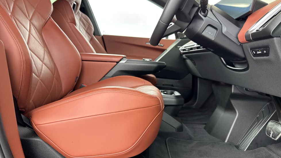 BMW iX 300kW xDrive45 M Sport 101kWh 5dr Auto [Tech/Pro] Electric Estate - Image 46