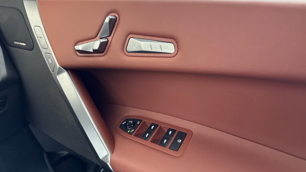 BMW iX 300kW xDrive45 M Sport 101kWh 5dr Auto [Tech/Pro] Electric Estate - Image 52