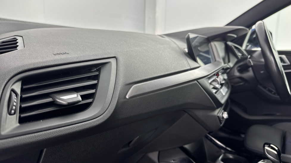BMW 2 Series 218i [136] M Sport 4dr Petrol Saloon - Image 32
