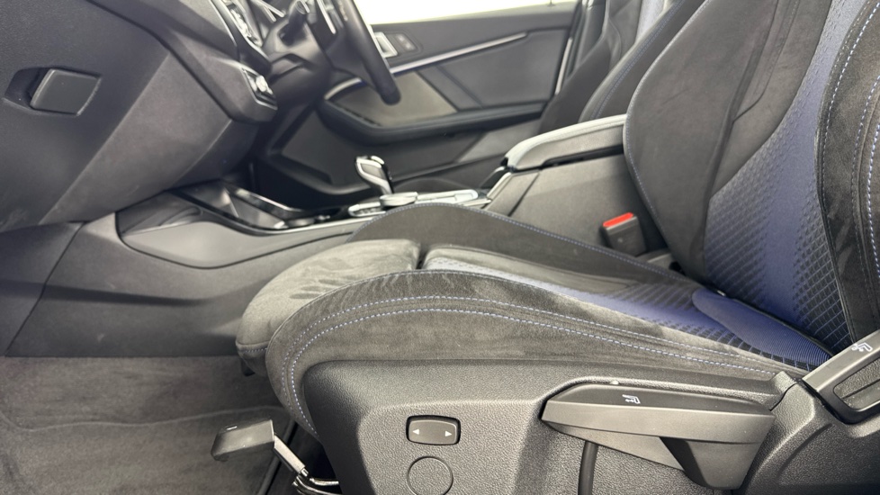 BMW 1 Series M135i xDrive 5dr Step Auto [Pro Pack] Petrol Hatchback - Image 34
