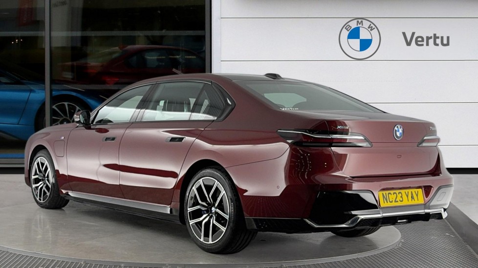 BMW 7 Series 750e xDrive M Sport 4dr Auto [Executive Pack] Saloon - Image 2