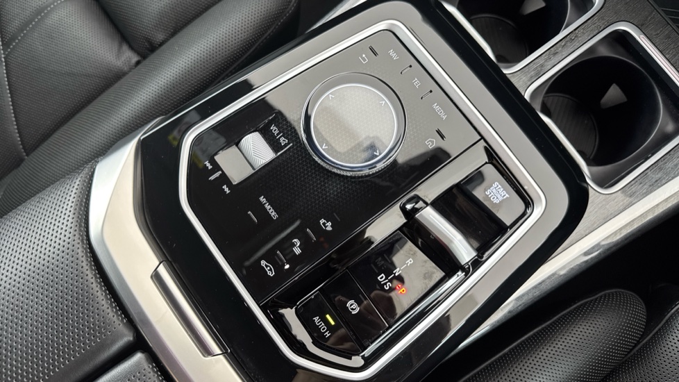 BMW 7 Series 750e xDrive M Sport 4dr Auto [Executive Pack] Saloon - Image 19