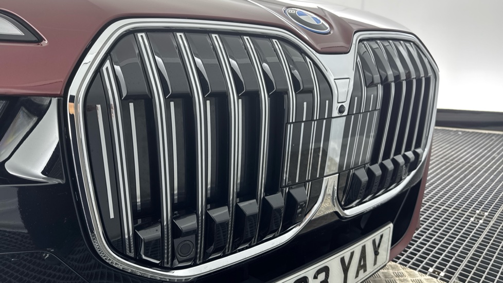 BMW 7 Series 750e xDrive M Sport 4dr Auto [Executive Pack] Saloon - Image 33