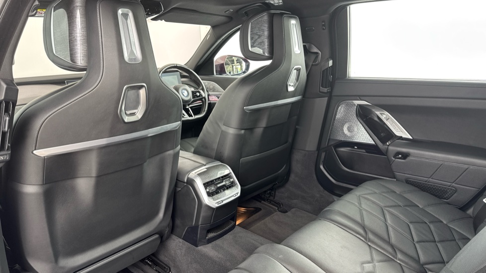 BMW 7 Series 750e xDrive M Sport 4dr Auto [Executive Pack] Saloon - Image 39