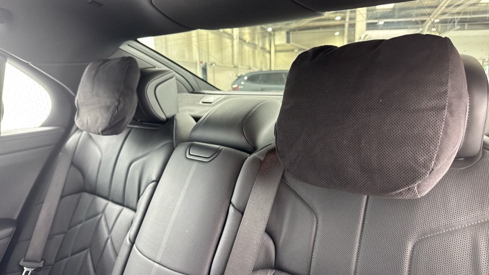BMW 7 Series 750e xDrive M Sport 4dr Auto [Executive Pack] Saloon - Image 41