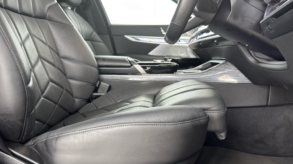BMW 7 Series 750e xDrive M Sport 4dr Auto [Executive Pack] Saloon - Image 51