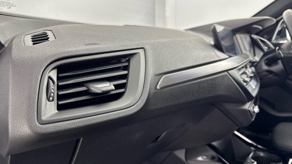 BMW 1 Series 118i [136] M Sport 5dr [Live Cockpit Pro/Pro pk] Petrol Hatchback - Image 34