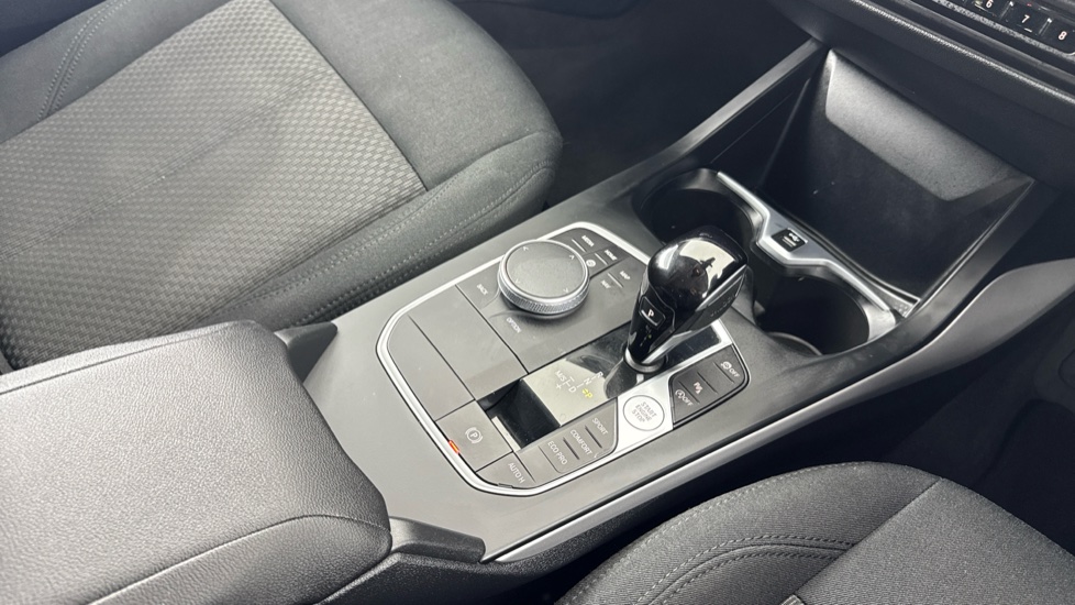 BMW 1 Series 118i [136] SE 5dr Step Auto [Live Cockpit Pro] Petrol Hatchback - Image 10