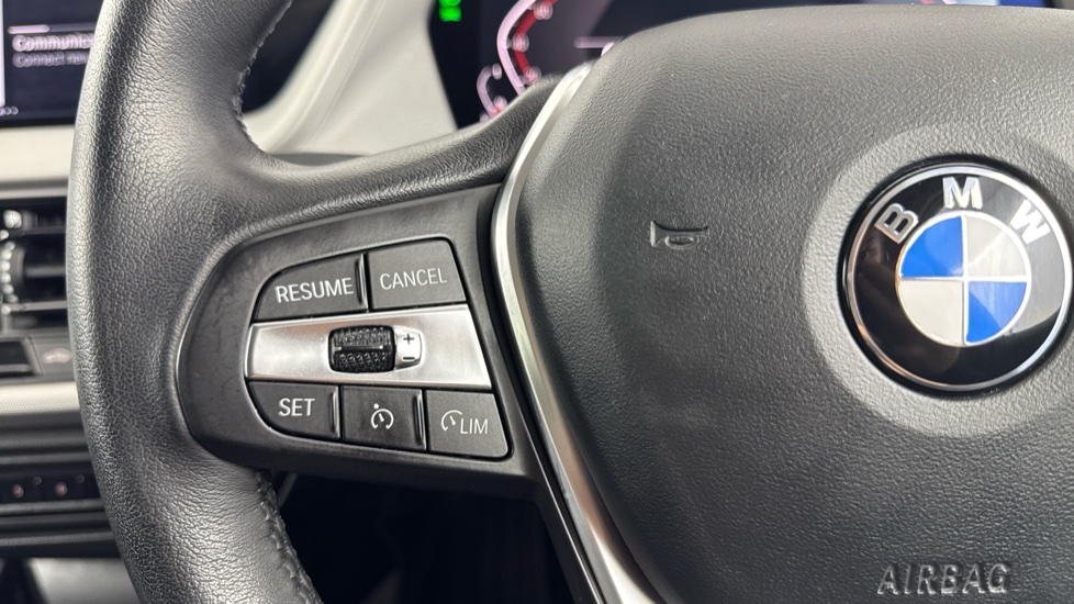 BMW 1 Series 118i [136] SE 5dr Step Auto [Live Cockpit Pro] Petrol Hatchback - Image 17