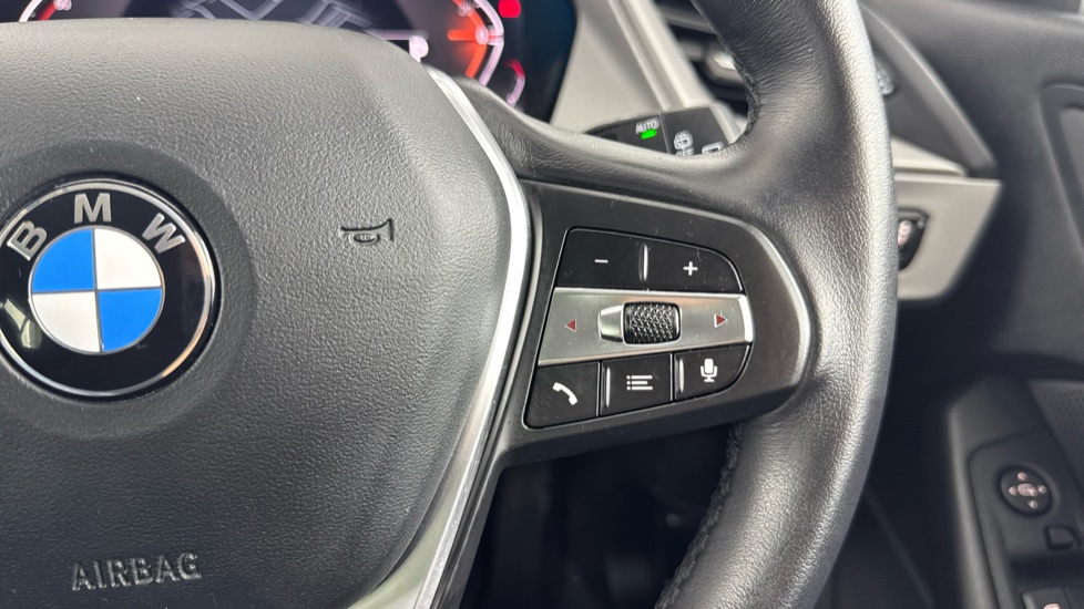 BMW 1 Series 118i [136] SE 5dr Step Auto [Live Cockpit Pro] Petrol Hatchback - Image 18