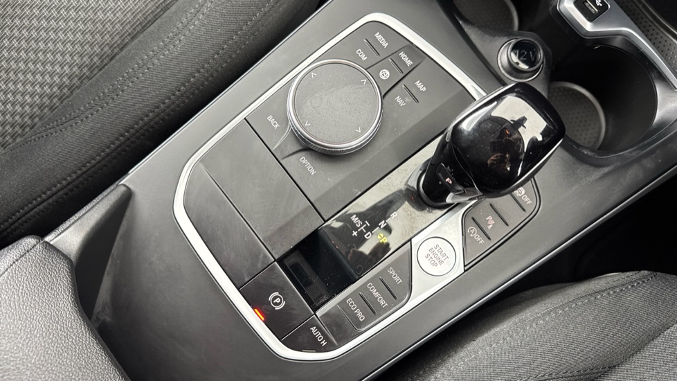 BMW 1 Series 118i [136] SE 5dr Step Auto [Live Cockpit Pro] Petrol Hatchback - Image 19