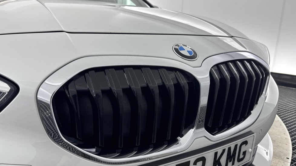BMW 1 Series 118i [136] SE 5dr Step Auto [Live Cockpit Pro] Petrol Hatchback - Image 29