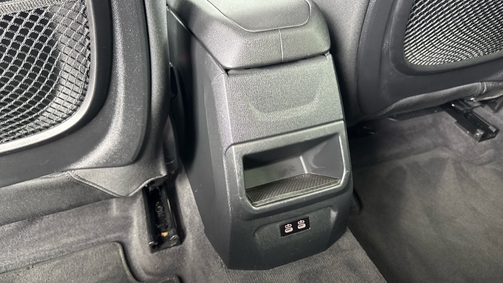 BMW 1 Series 118i [136] SE 5dr Step Auto [Live Cockpit Pro] Petrol Hatchback - Image 37