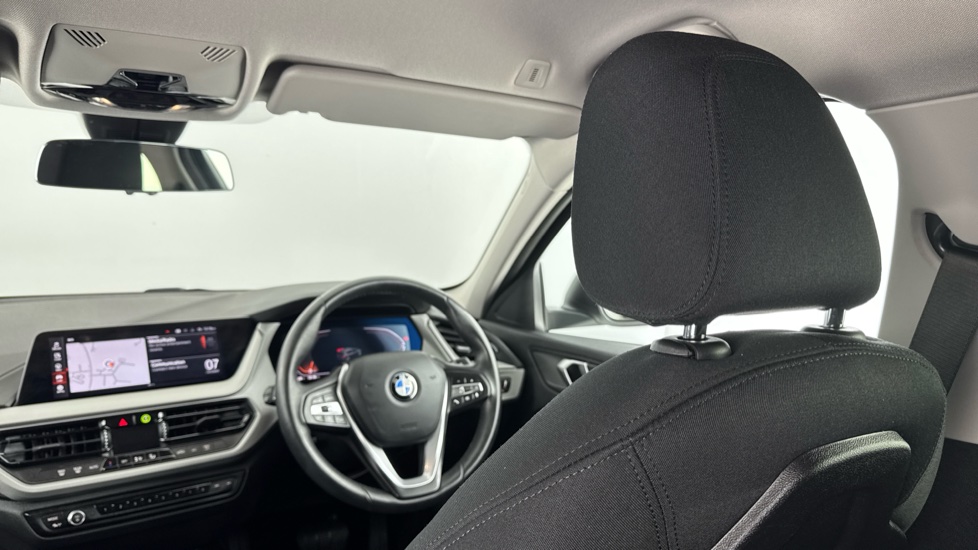 BMW 1 Series 118i [136] SE 5dr Step Auto [Live Cockpit Pro] Petrol Hatchback - Image 38