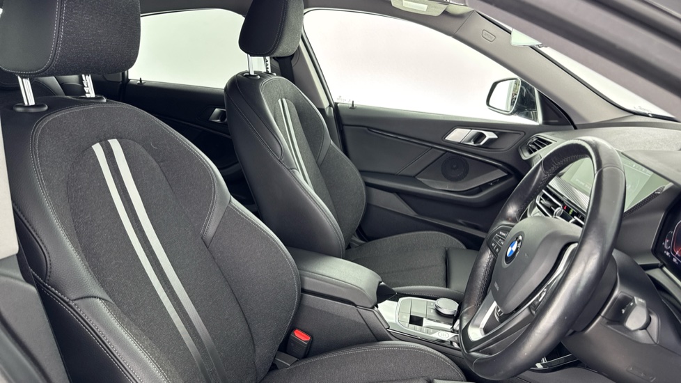 BMW 2 Series 218i [136] Sport 4dr DCT [Live Cockpit Prof] Petrol Saloon - Image 11