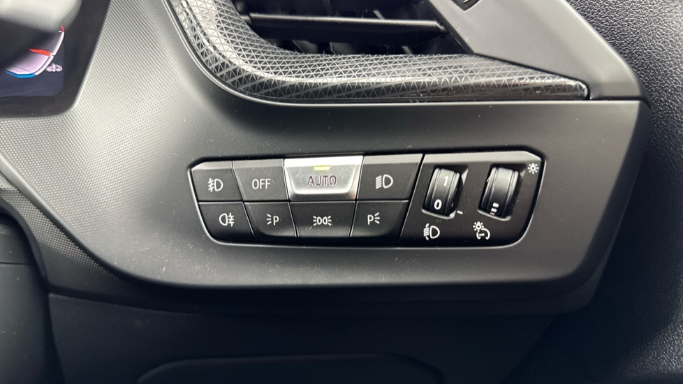 BMW 2 Series 218i [136] Sport 4dr DCT [Live Cockpit Prof] Petrol Saloon - Image 20