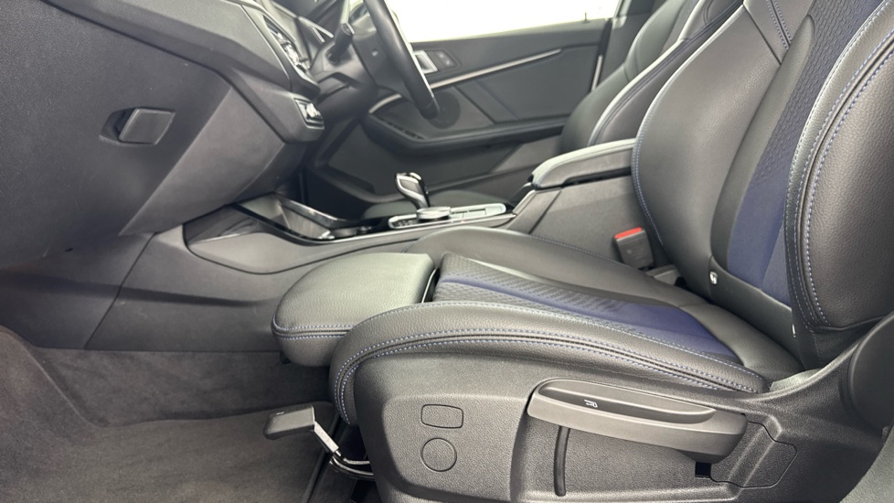 BMW 2 Series 218i [136] M Sport 4dr DCT Petrol Saloon - Image 32