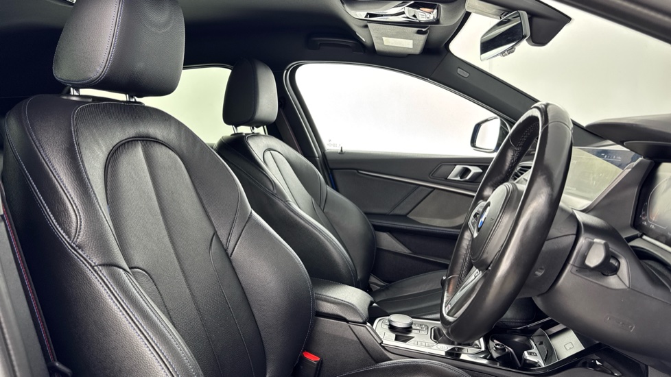 BMW 1 Series 118i [136] M Sport 5dr [Live Cockpit Professional] Petrol Hatchback - Image 11