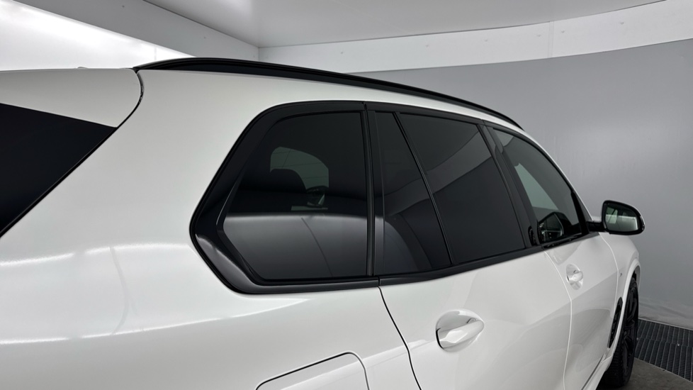 BMW X5 xDrive50e M Sport 5dr Auto [Tech/Pro Pack] Estate - Image 31