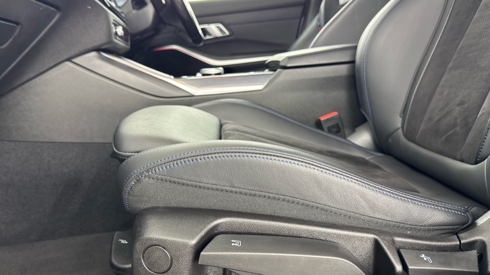 BMW 3 Series 330e M Sport 4dr Step Auto Saloon - Image 32