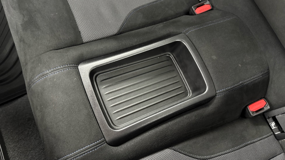 BMW 2 Series 220i M Sport 2dr Step Auto [Pro Pack] Petrol Coupe - Image 38