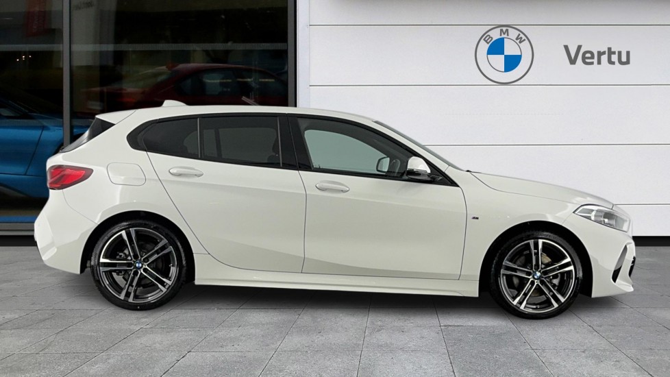 BMW 1 Series 118i [136] M Sport 5dr Step Auto [LCP] Petrol Hatchback - Image 3