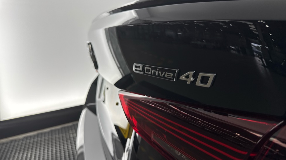 BMW i4 250kW eDrive40 M Sport 83.9kWh 5dr Auto Electric Hatchback - Image 24