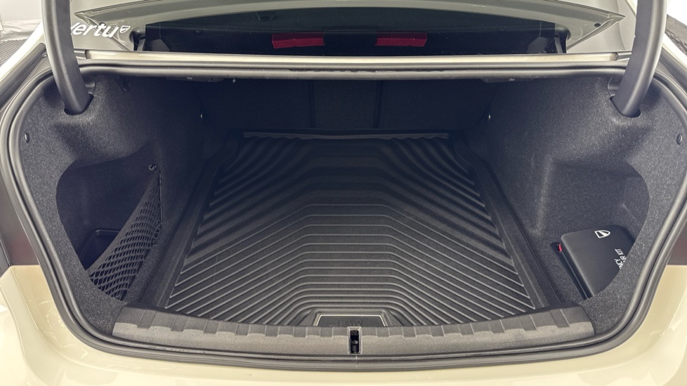 BMW 3 Series 320i M Sport 4dr Step Auto [Pro Pack] Petrol Saloon - Image 13