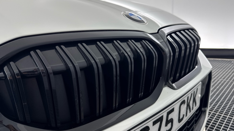 BMW 3 Series 320i M Sport 4dr Step Auto [Pro Pack] Petrol Saloon - Image 32